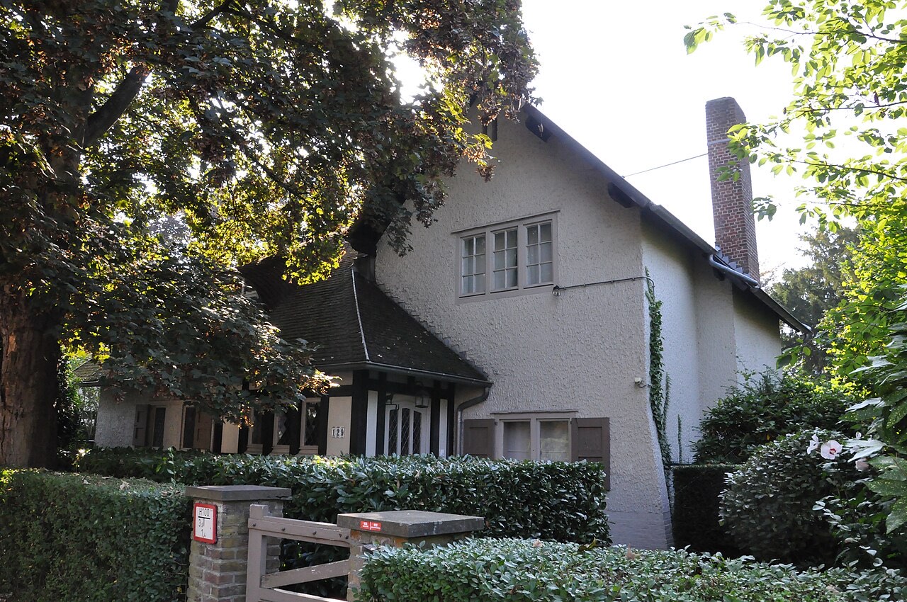 Villa in cottage style "Villa in cottagestijl" at Hovestraat 129, Edegem, Antwerp, Belgium; built around 1910; immovable