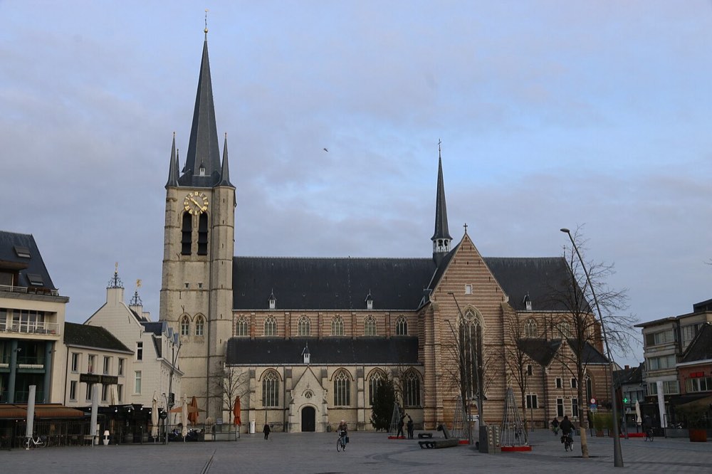 Geel Parochiekerk Sint-Amands 02