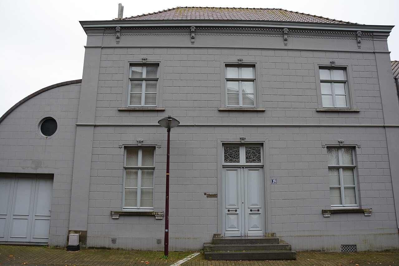 Dubbelhuis, onderpastorie, Mariastraat 18, Oudenburg