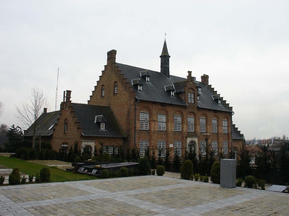Westrozebeke, voormalig gemeentehuis — Staden