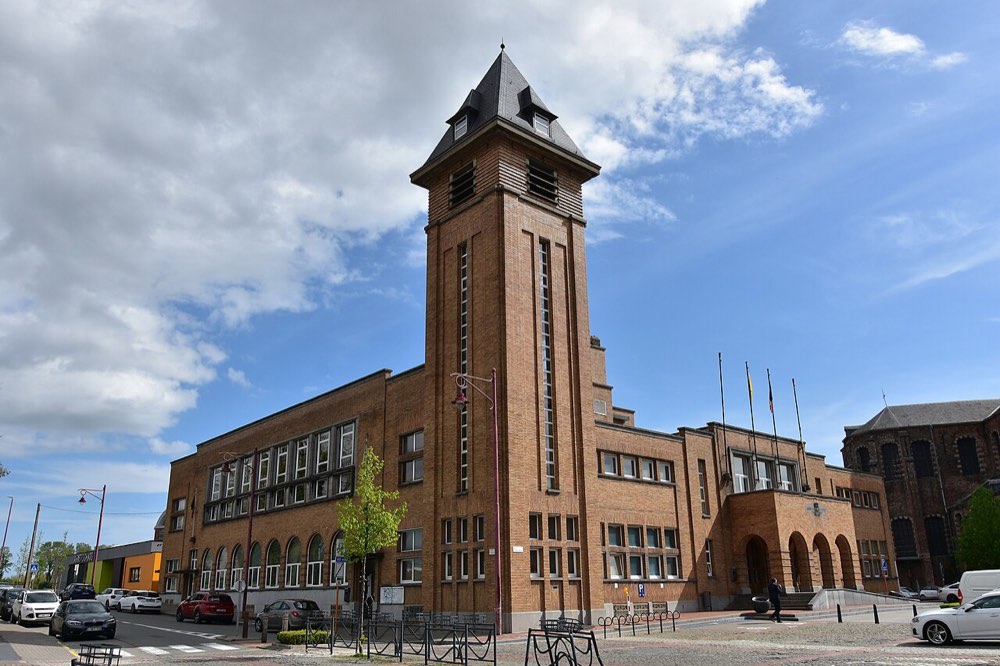 Gemeentehuis Leuze-en-Hainaut 11-05-2021 9-56-33