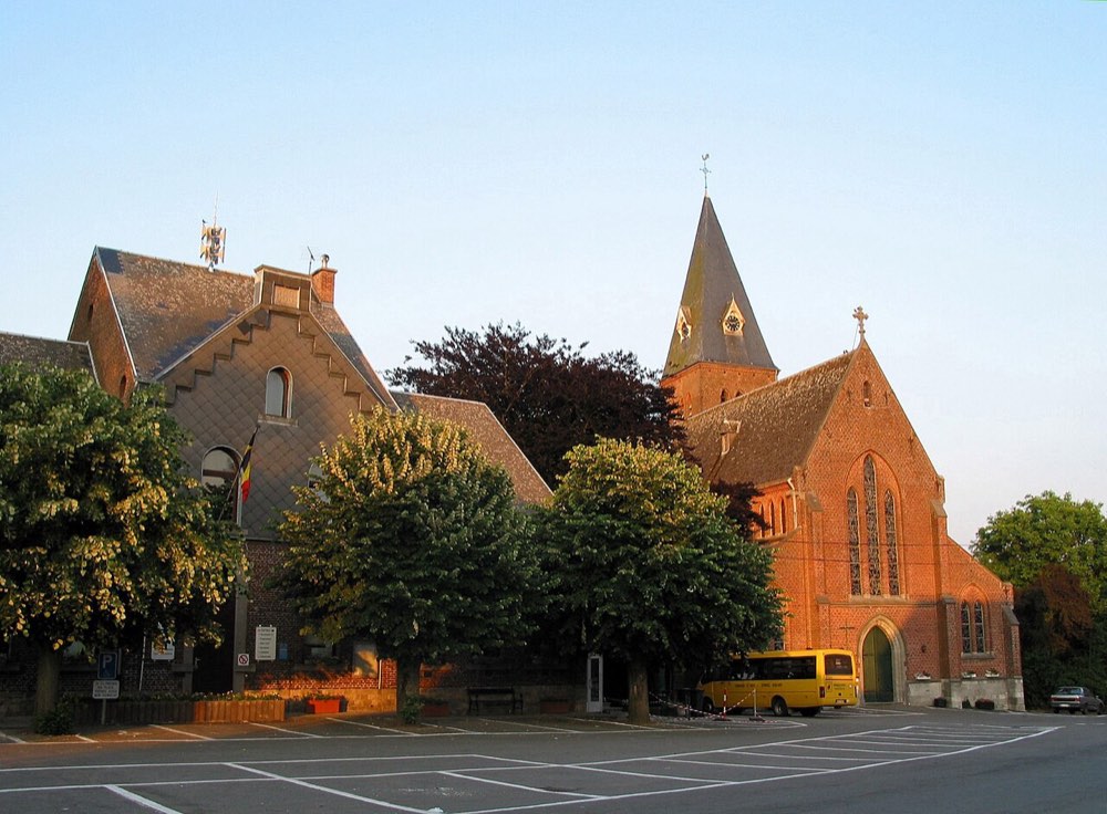 0 Ohey - Maison communale et église St-Pierre