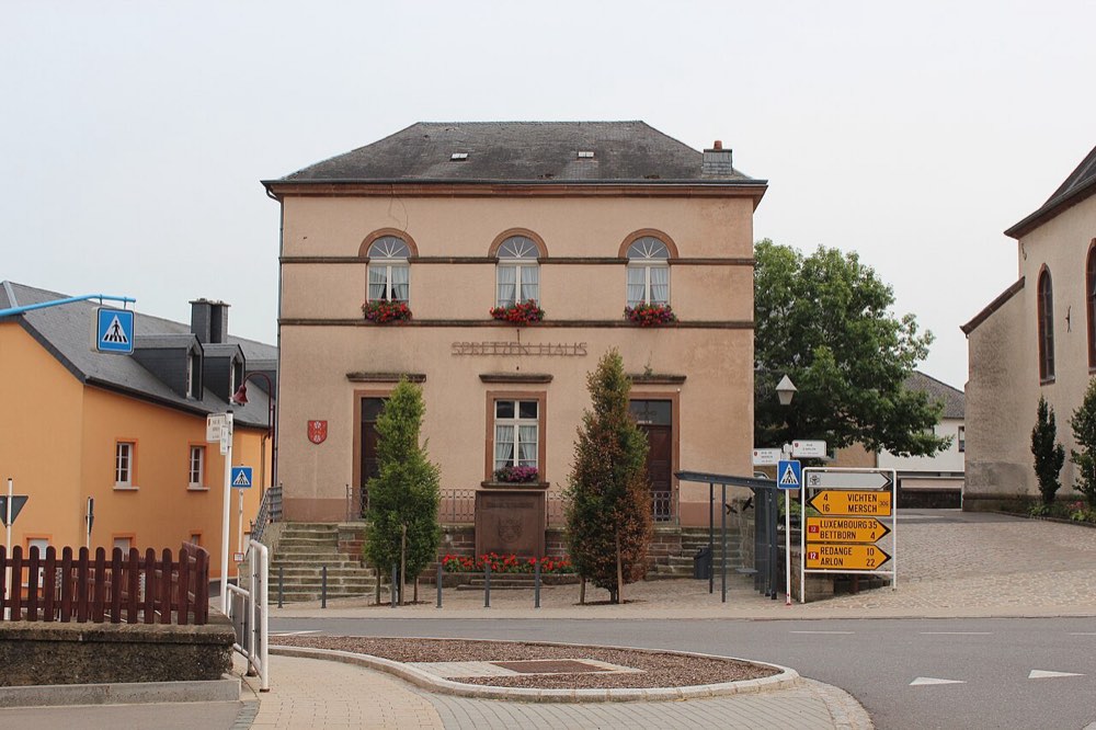 Grosbous former school house 2013-08 — Groussbus-Wal