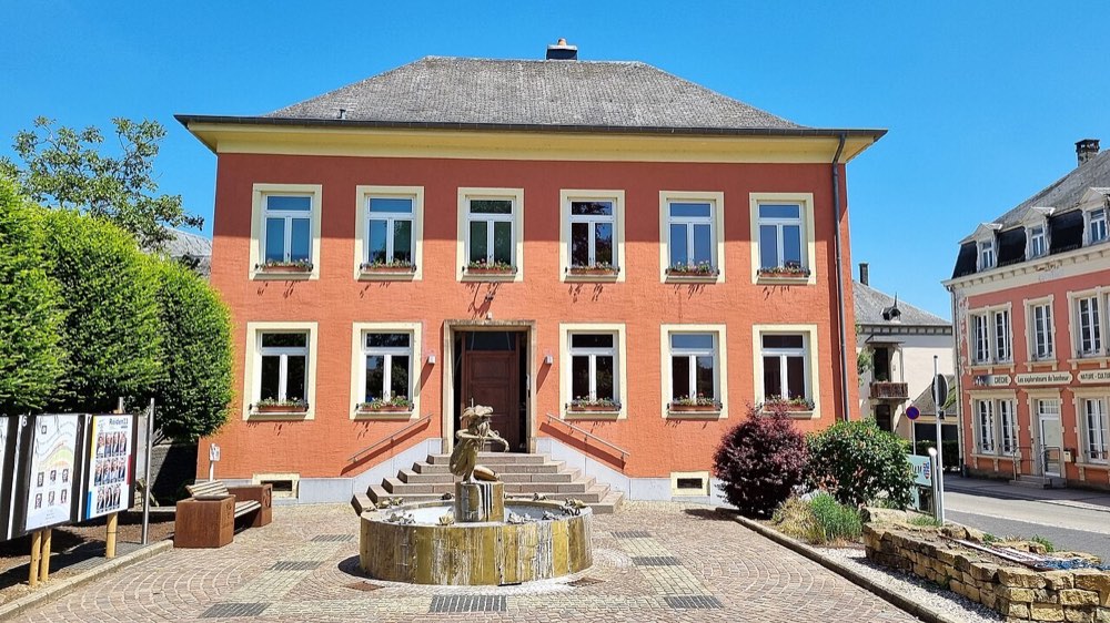 Redange-sur-Attert, mairie (101) — Redingen an der Attert