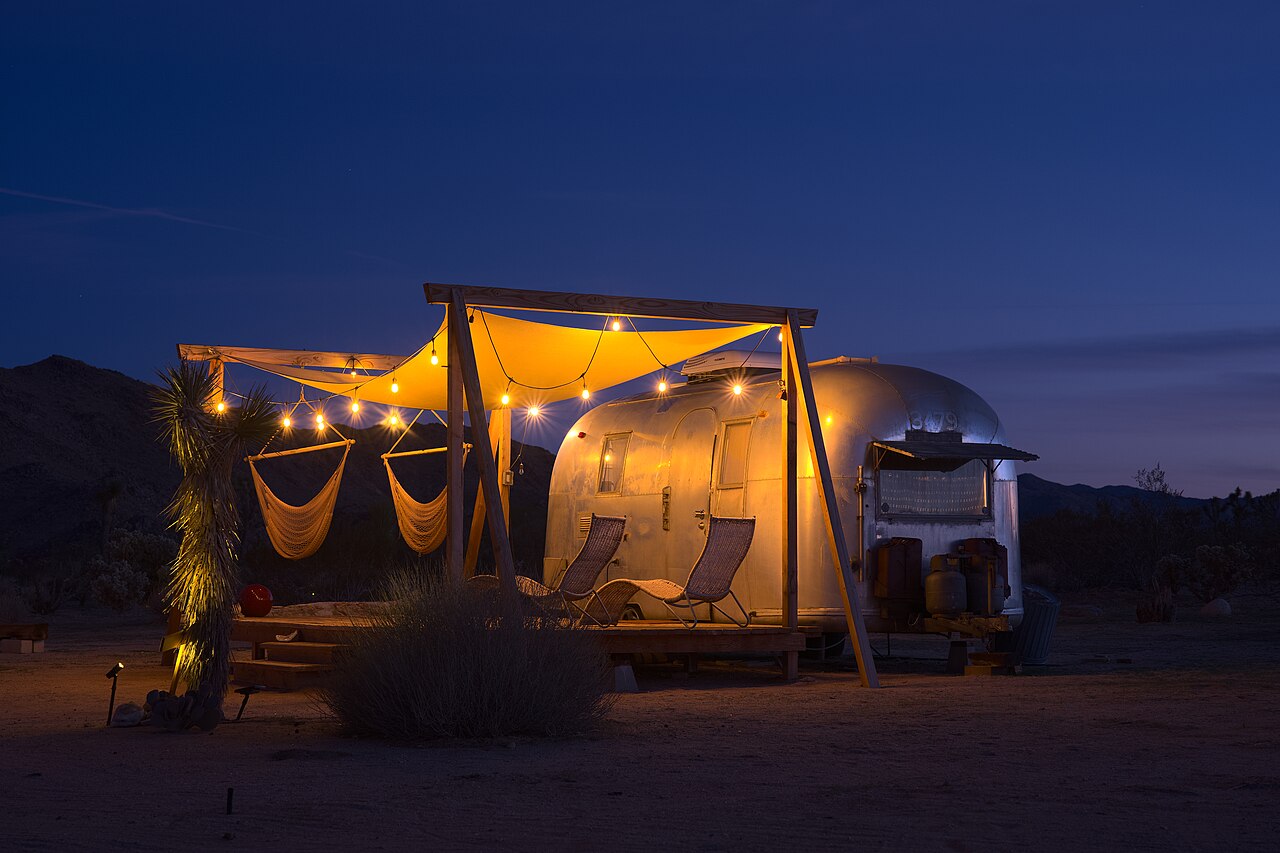 1963 Airstream trailer in Joshua Tree dllu