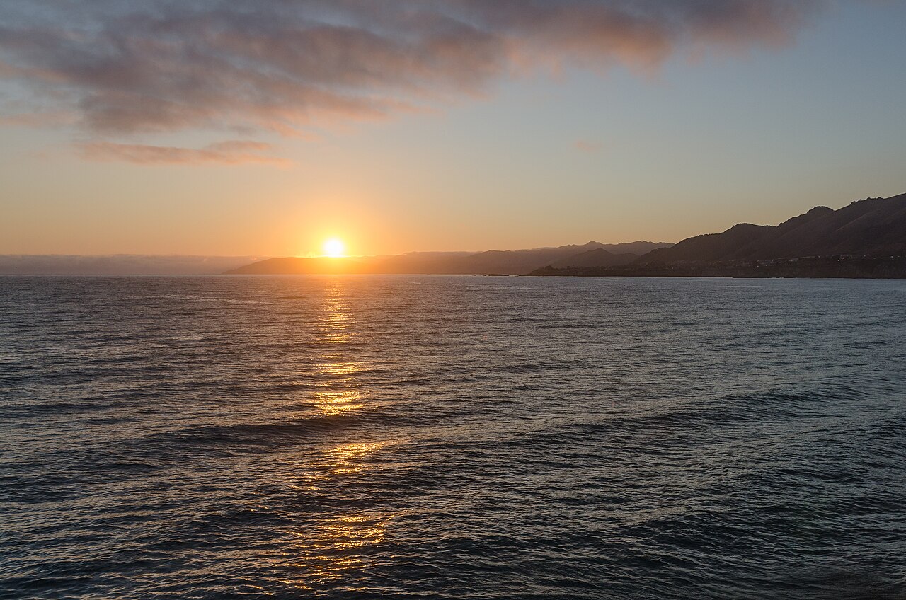 Sunset over the San Luis Obispo Bay, near Pismo Beach 20110805 1