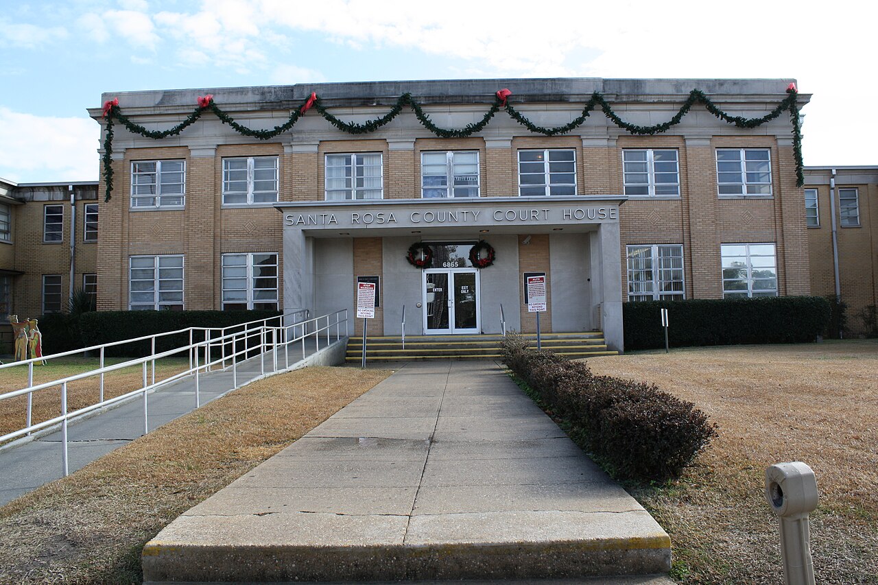 Milton, FL, Courthouse, Santa Rosa County, 12-16-2010 (1)