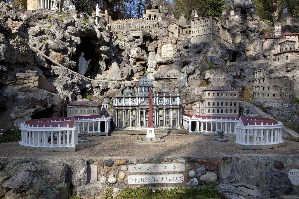 St. Peters Church in Rome, Ave Maria Grotto, Cullman (Cullman County, Alabama)
