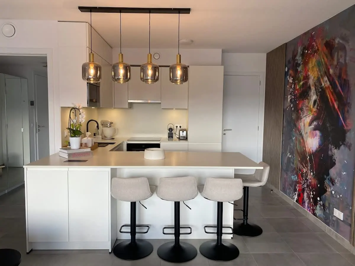 Interior of a short-stay home managed by Hexuvium